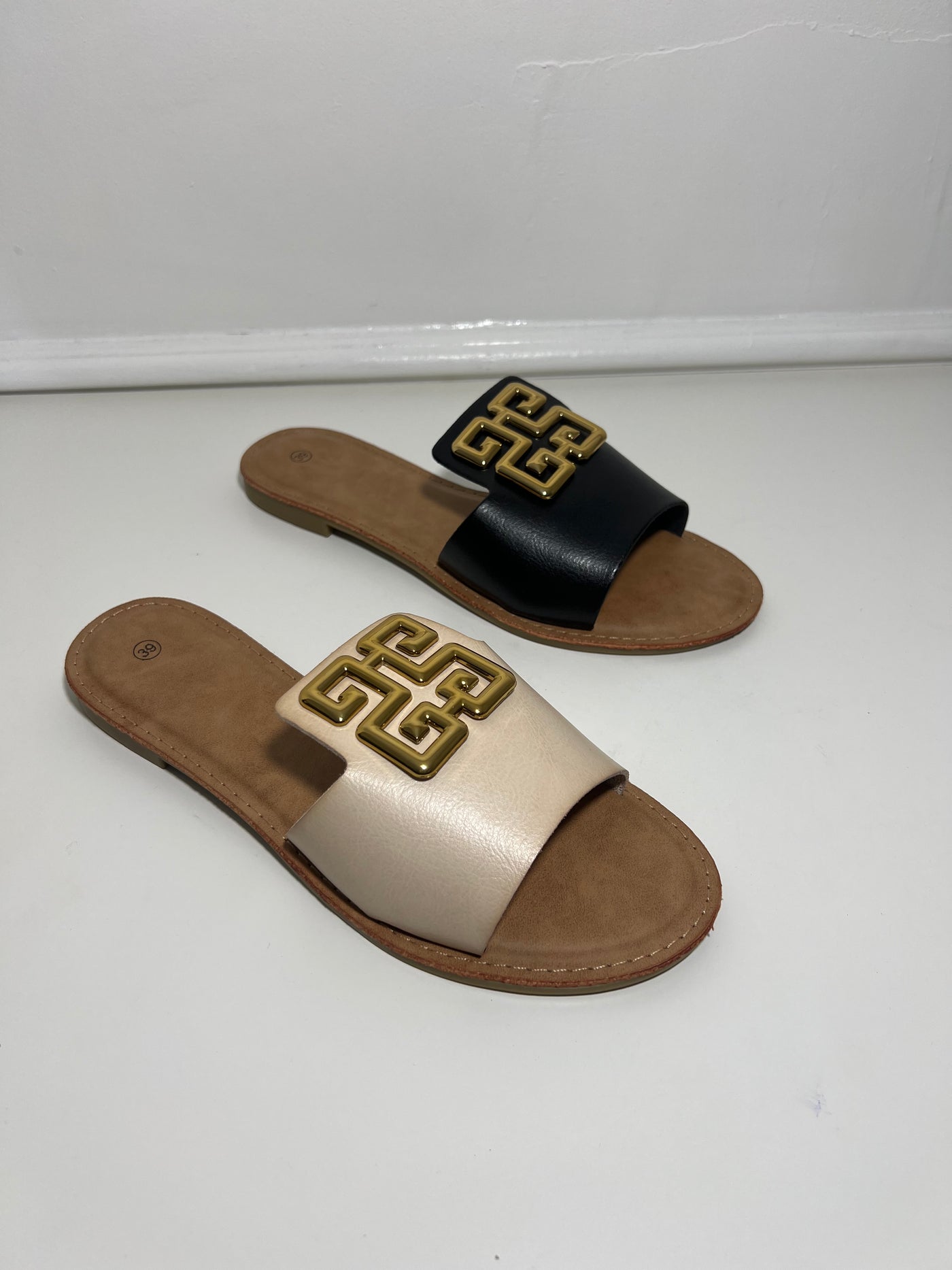 Sand Inspired logo sandle