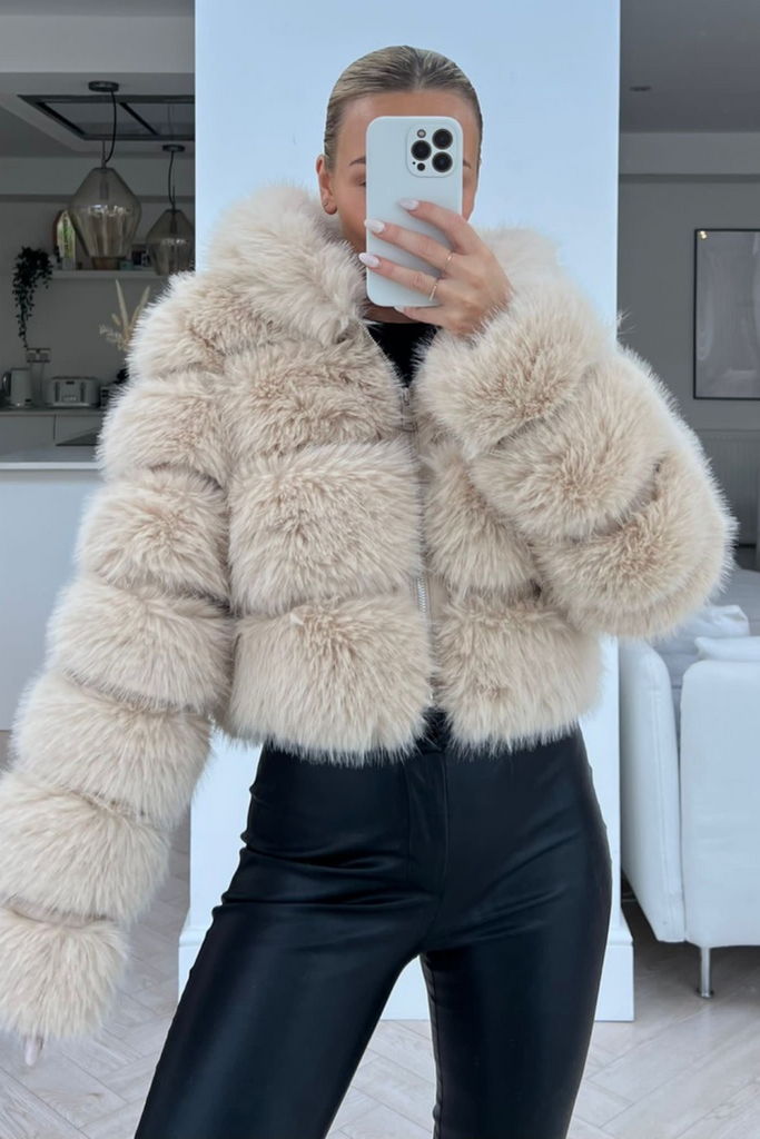 CREAM FUR JACKET WITHA HOOD ZIP UP