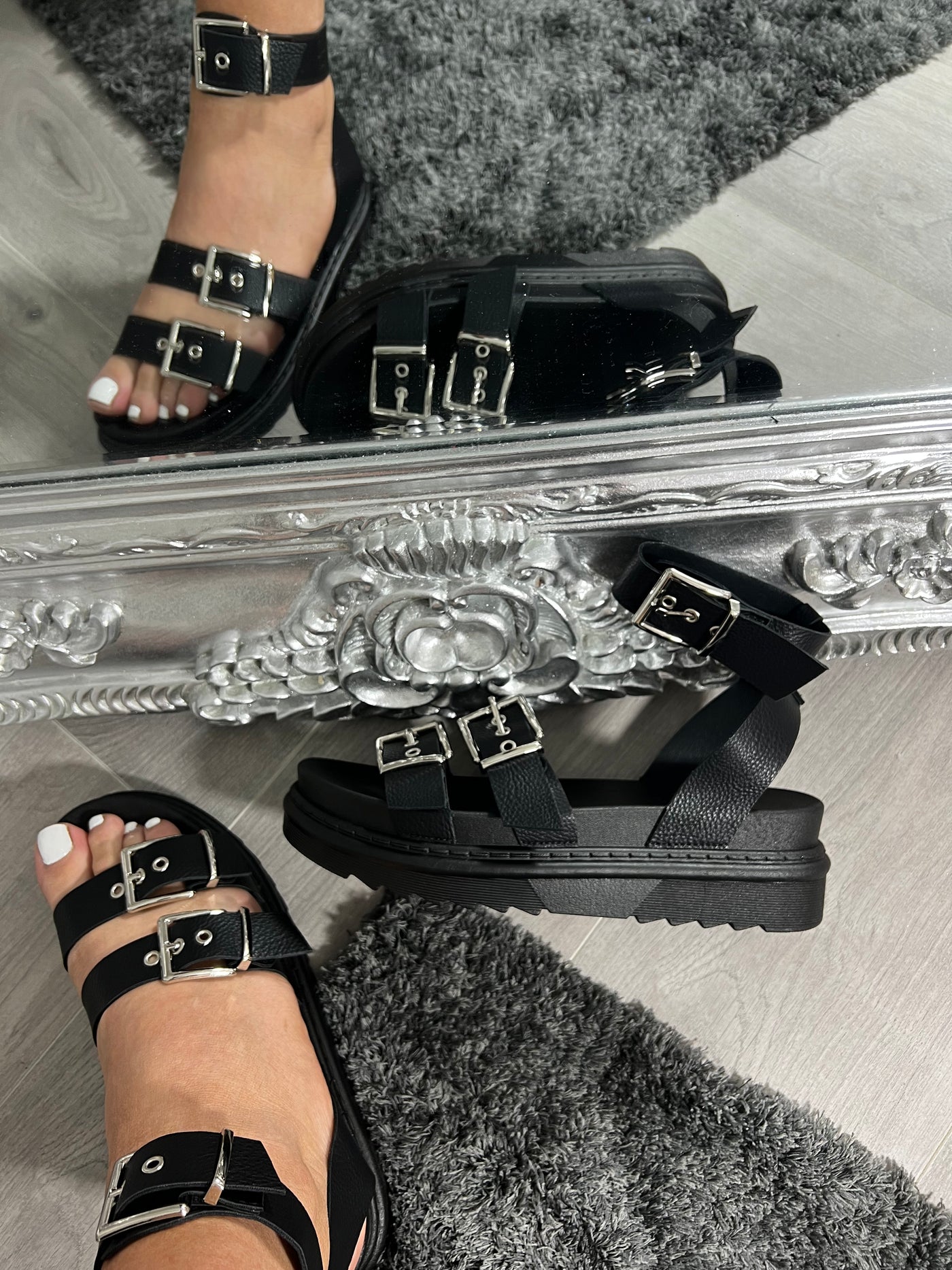 BLACK THREE BUCKLE CHUNKY SANDAL