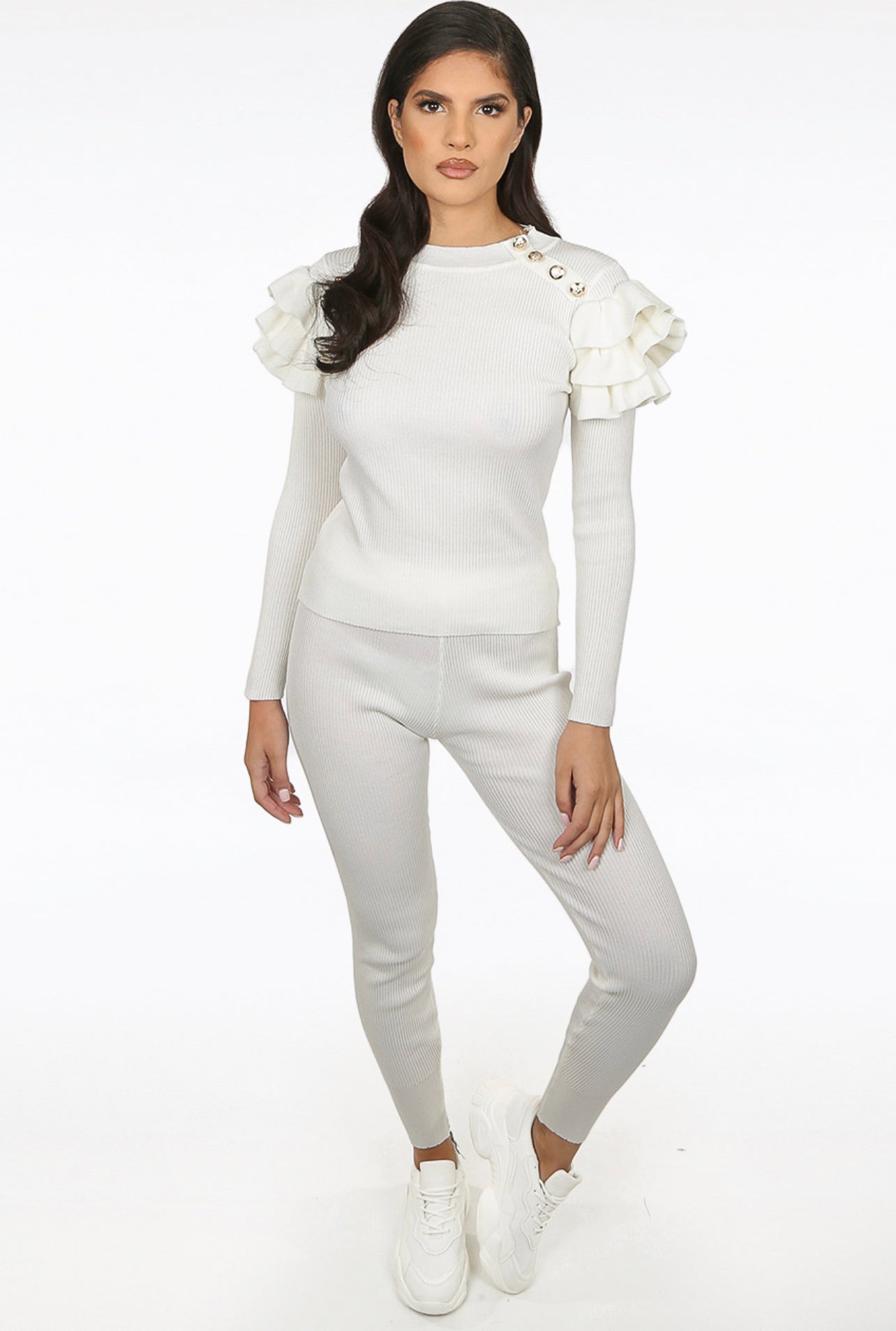 White frill shoulder lounge wear