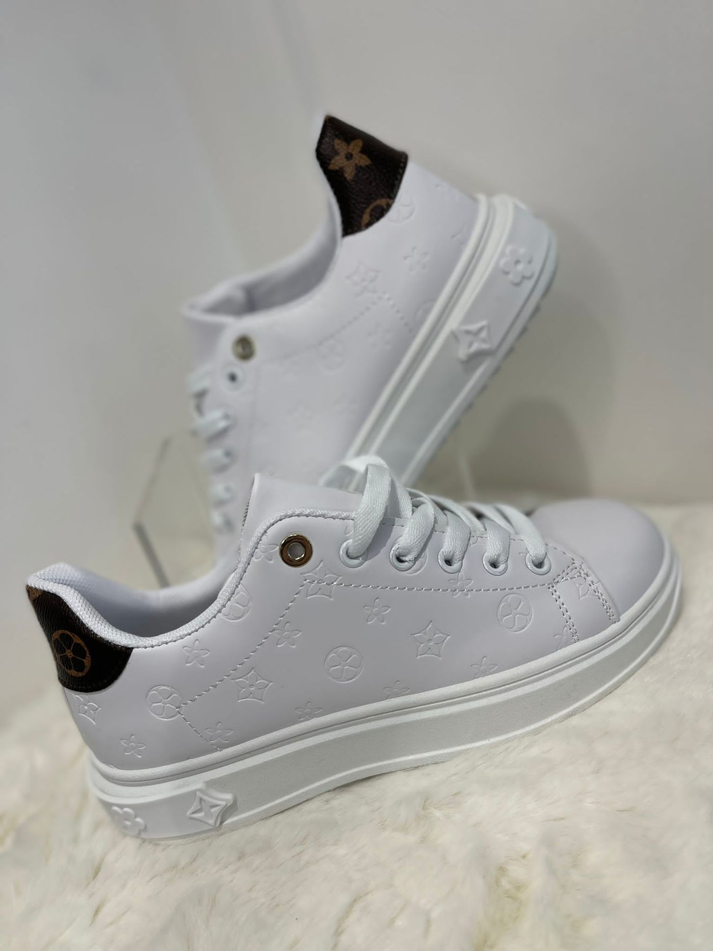 Star pattern inspired white trainer