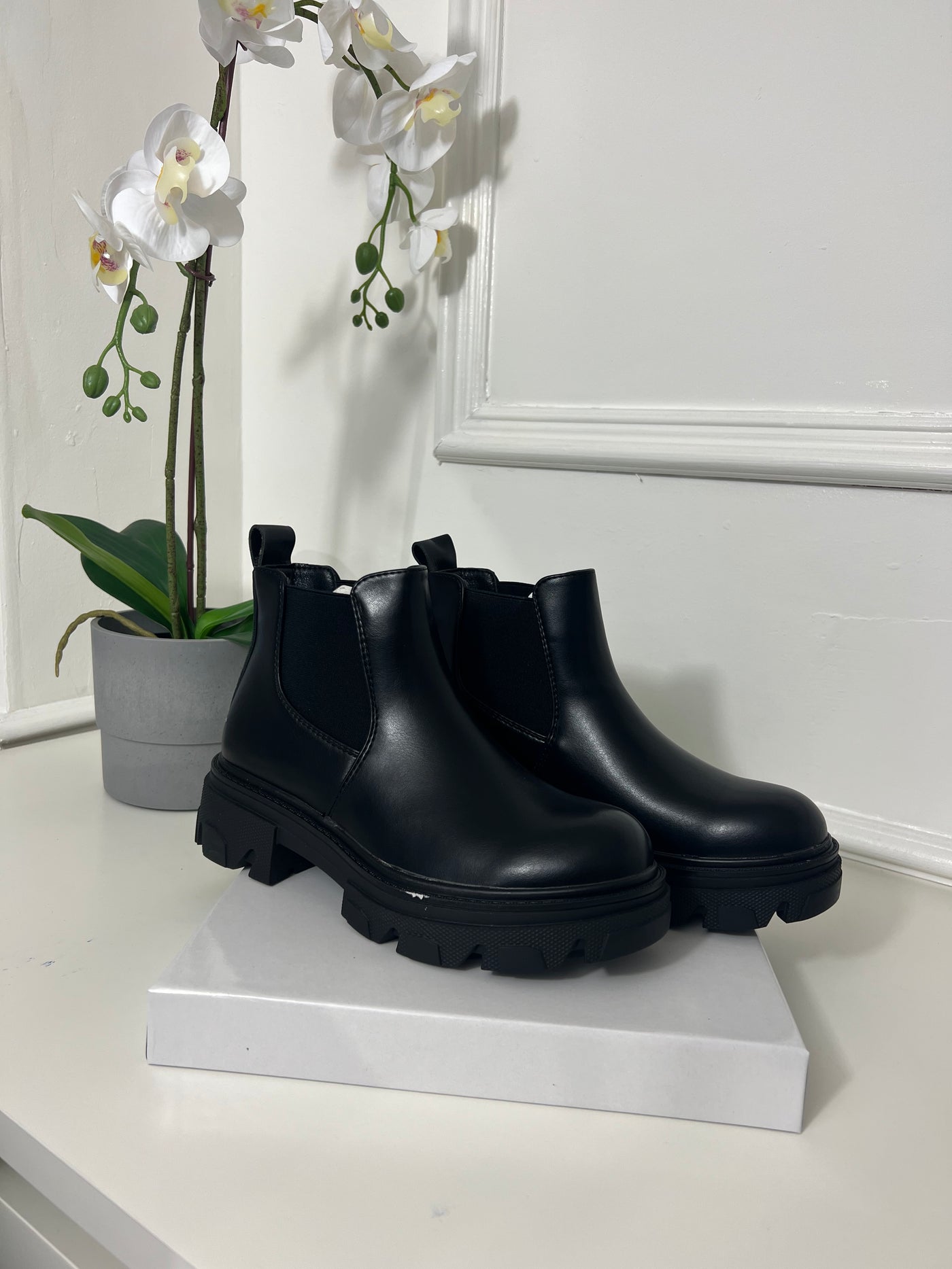 Ankle black chunky boots