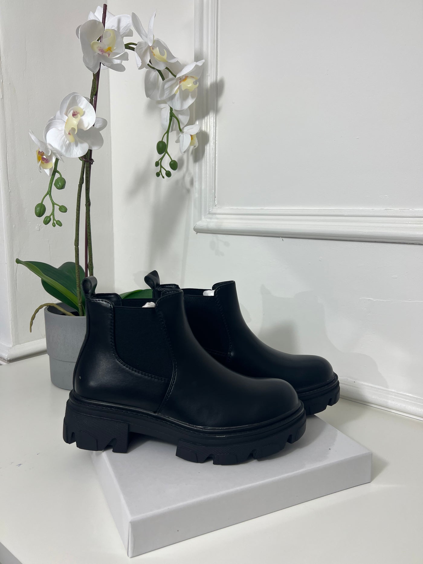 Ankle black chunky boots