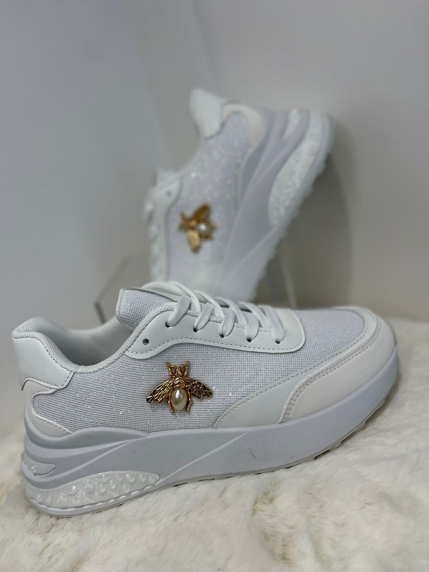 Bee detail white glitter trainer