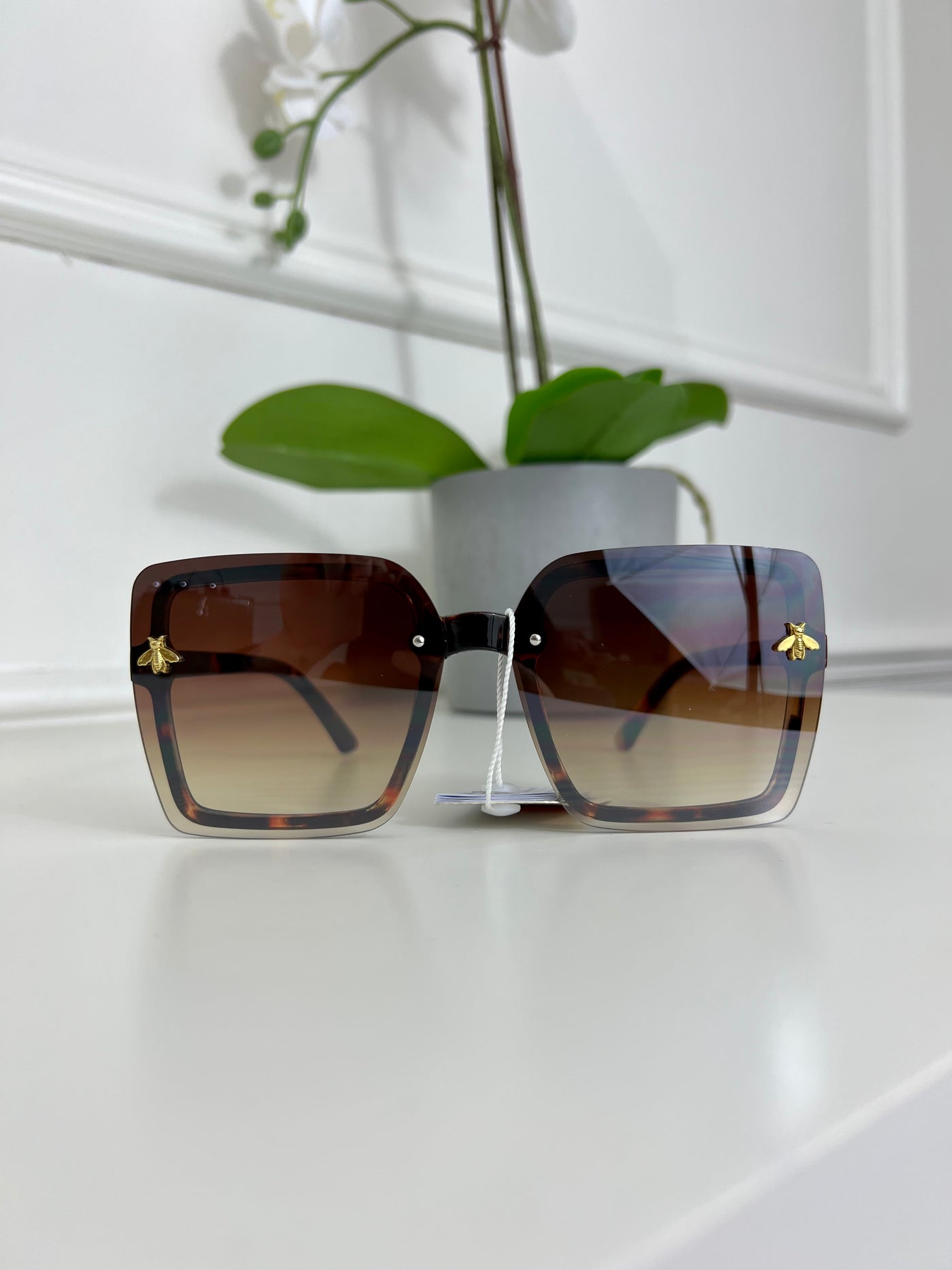 tortoiseshell Ombre square bee detail sunglasses