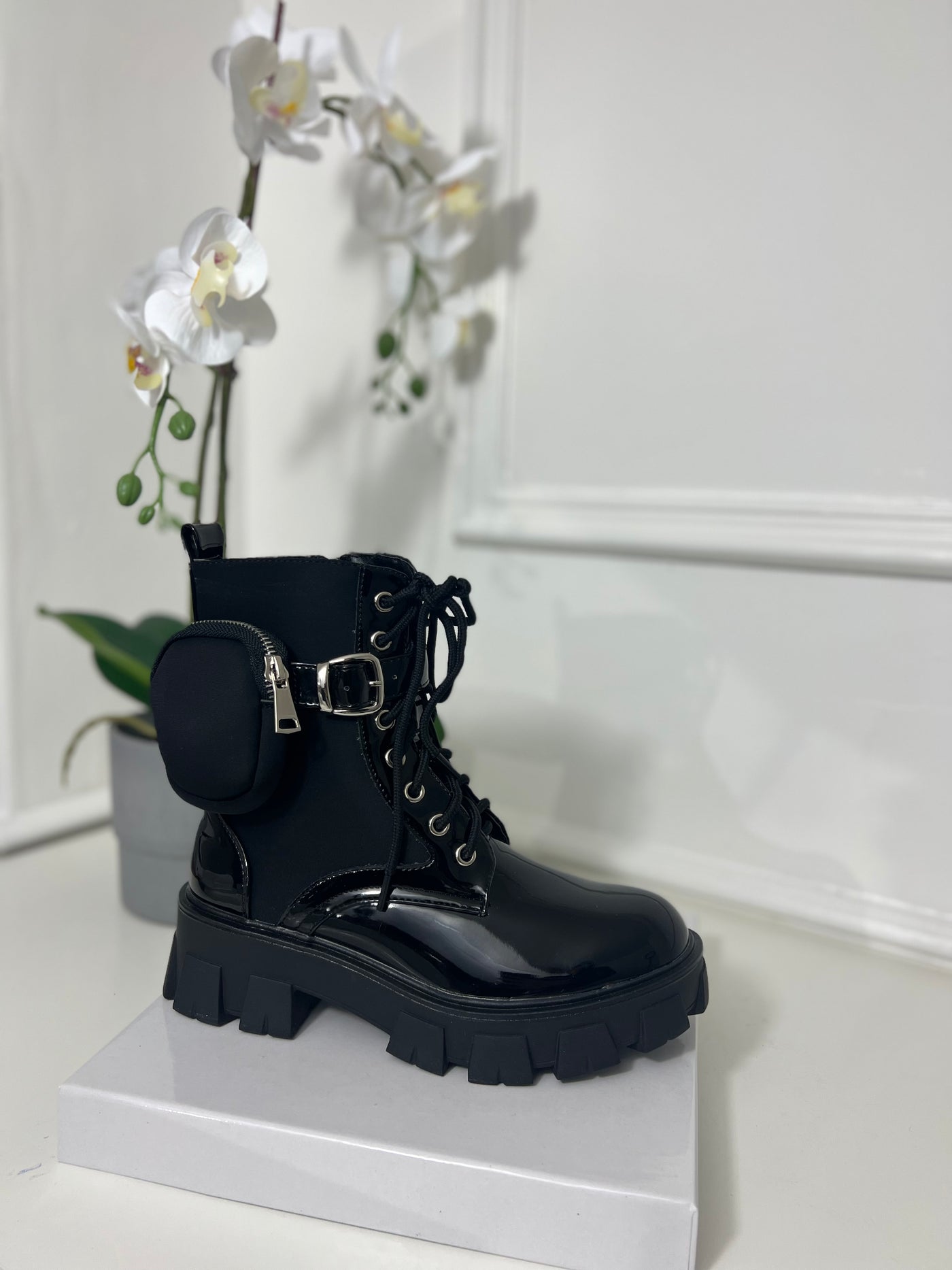 Chunky zip pv side pockets boot