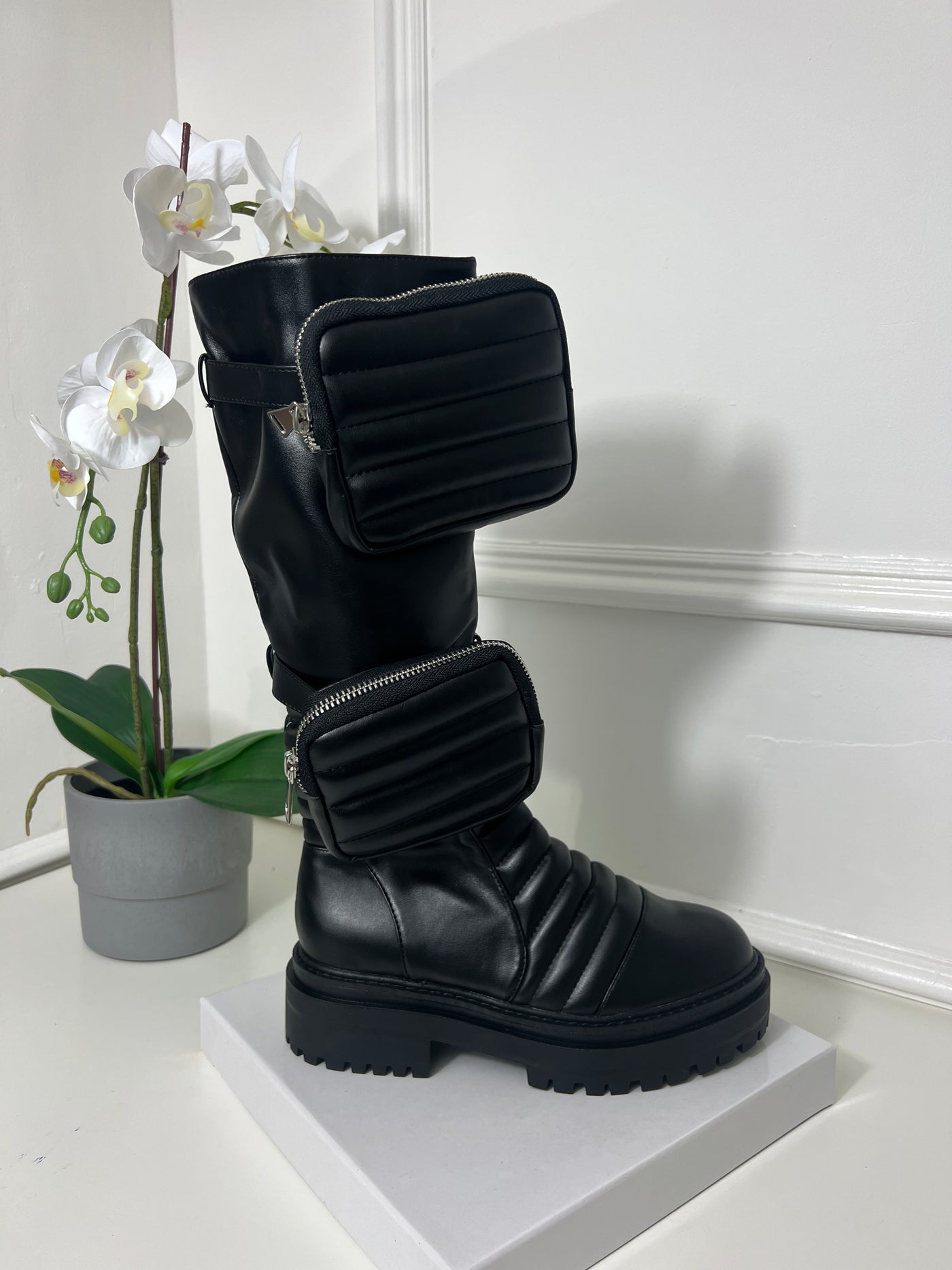 Cushioned high chunky boots