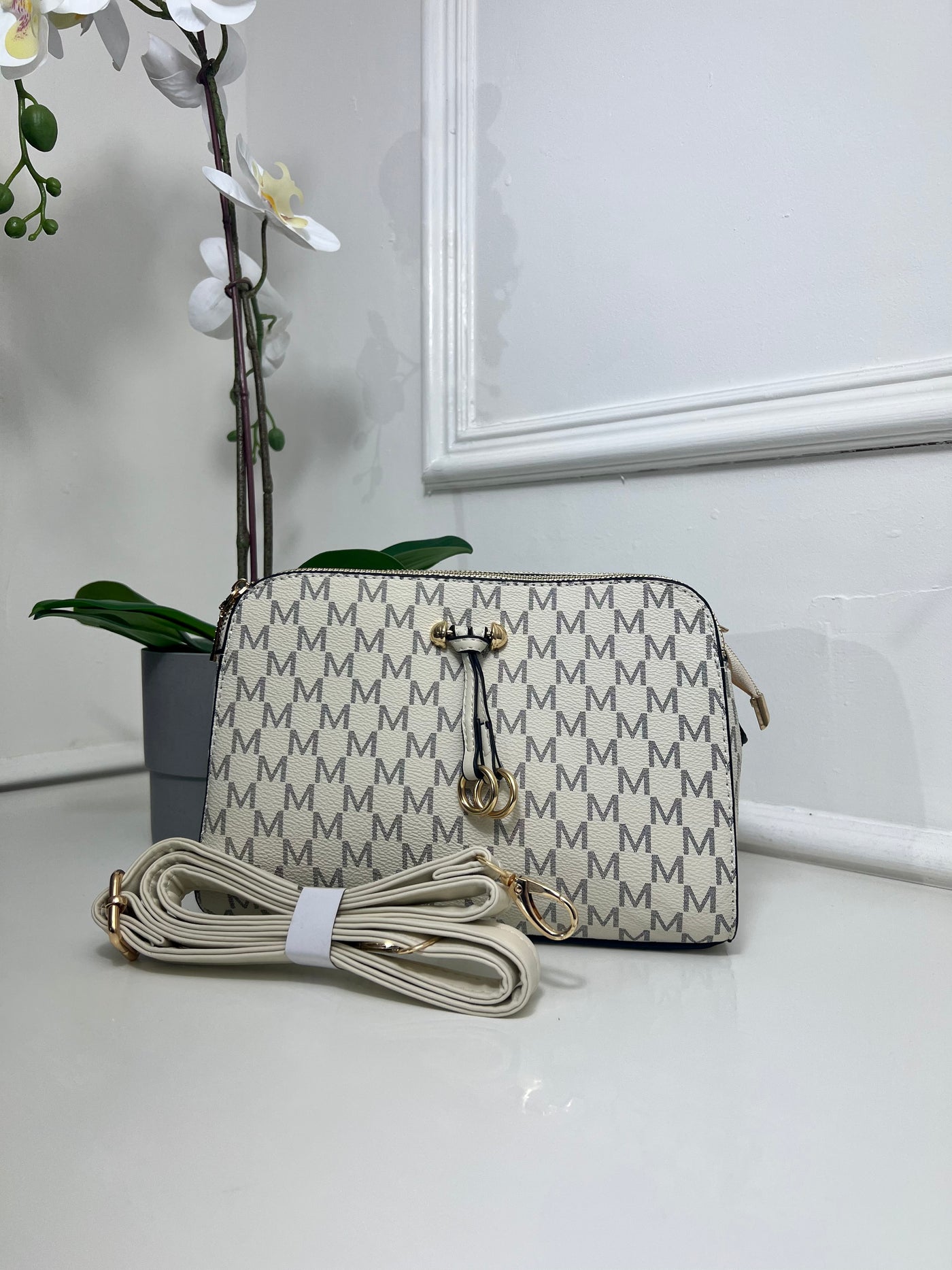 Cream M design cross body bag