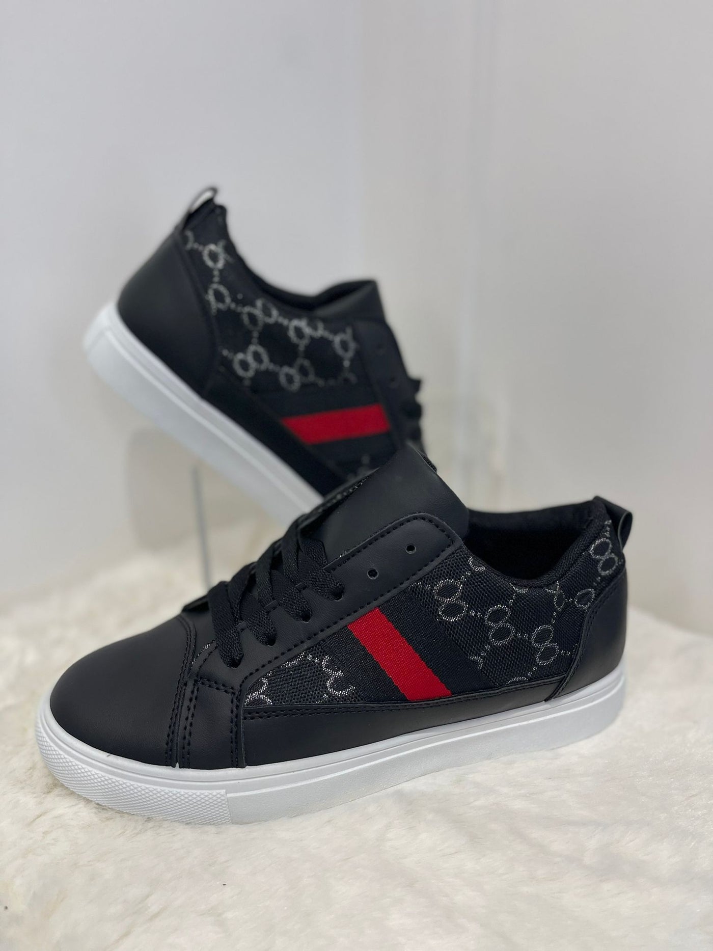 Black strap detail trainer