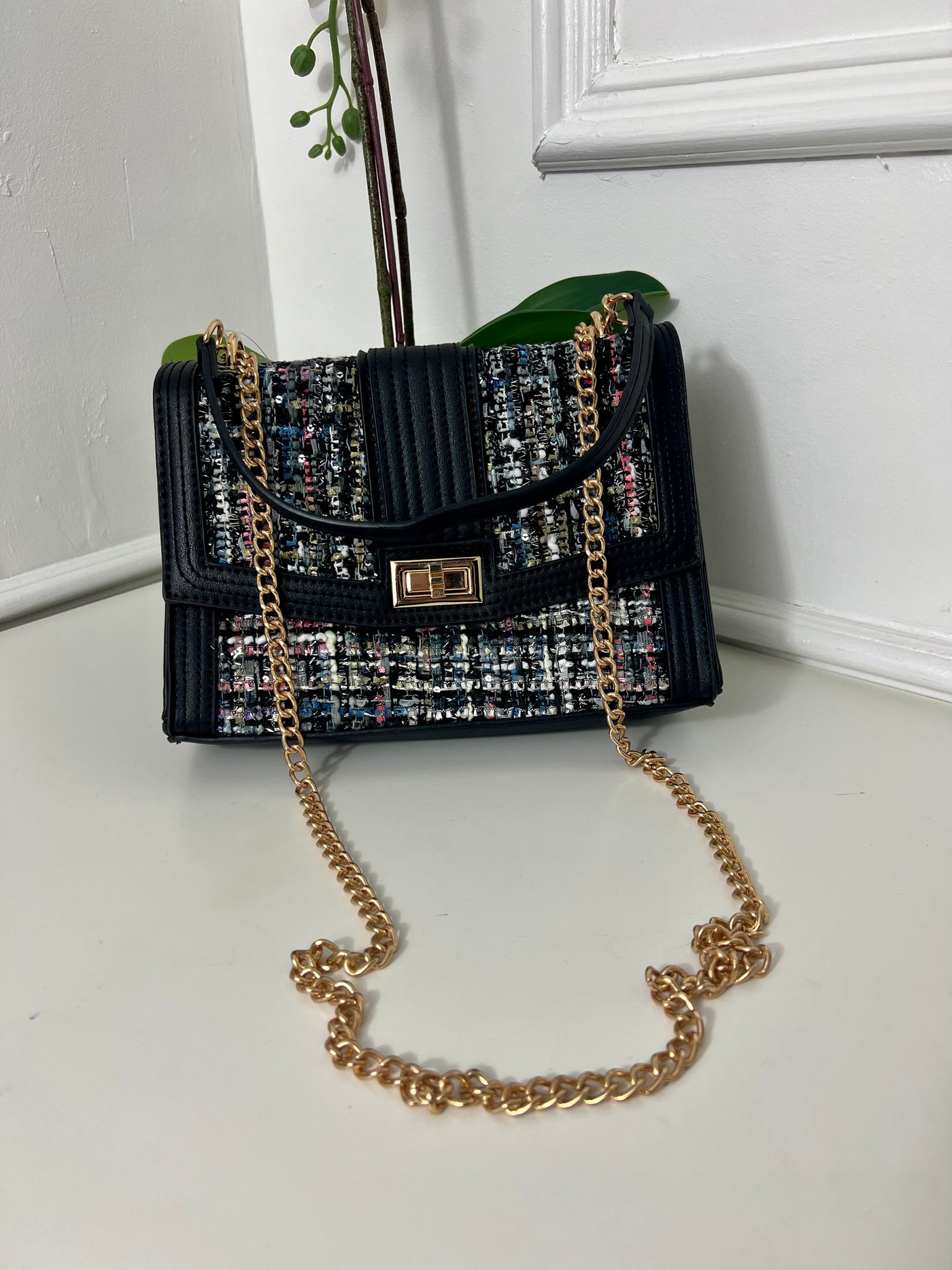 Black chain bag with woven pattern material