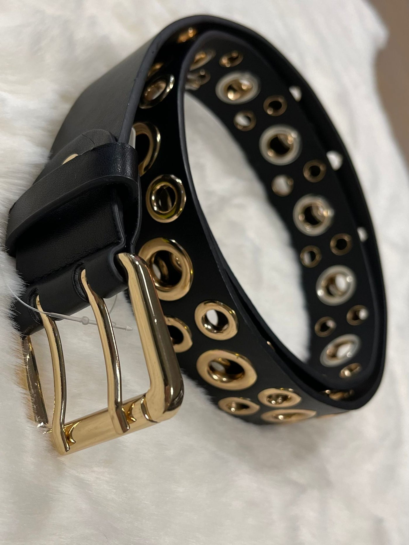 Gold O ring detail belt