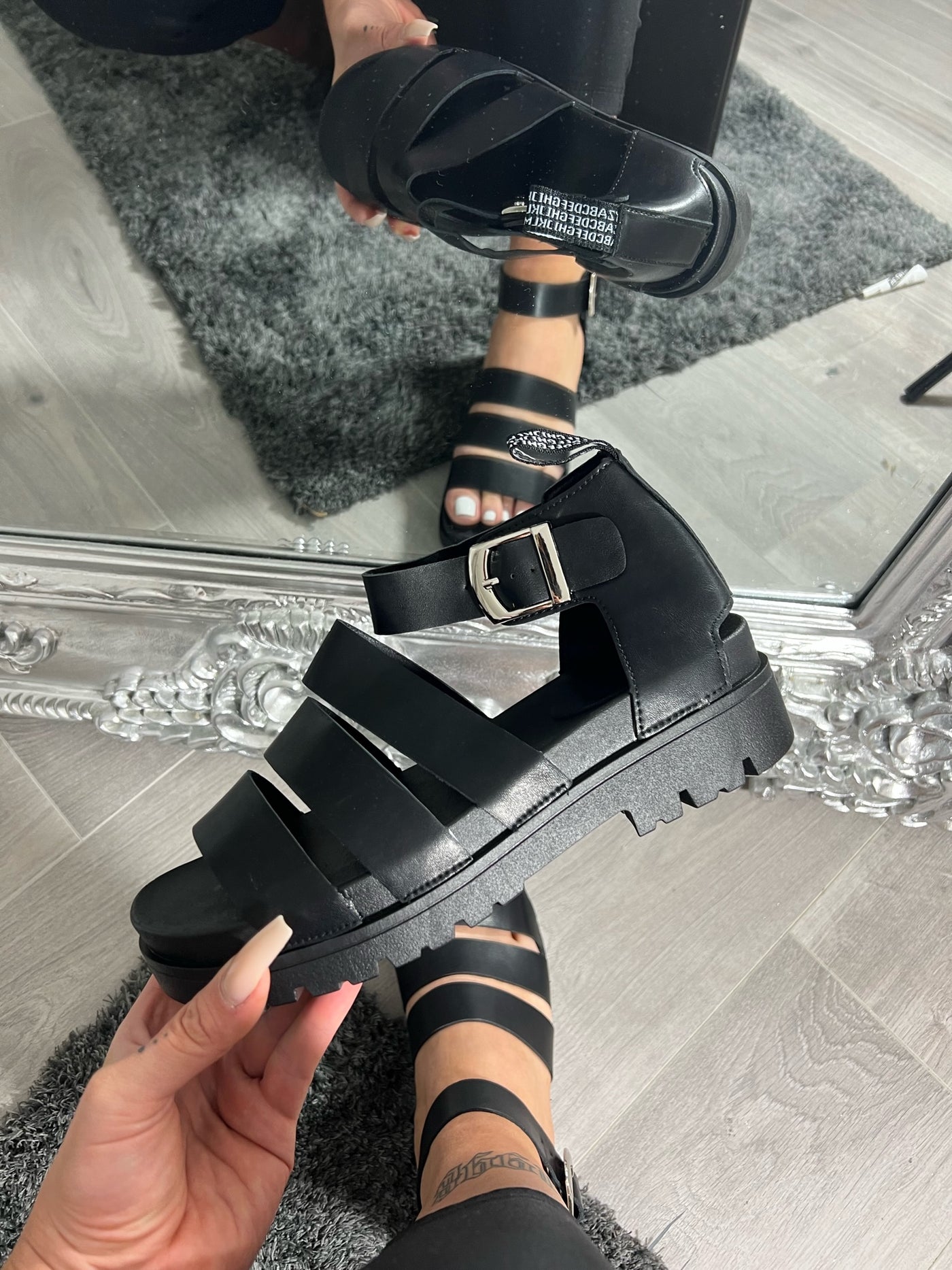 CHUNKY ADJUSTABLE STRAP SANDAL